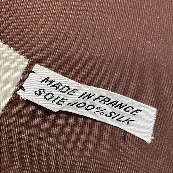 YVES SAINT LAURENT Vintage Silk Scarf Fringed 1970s NWOT Made in France - Picture 6 of 8